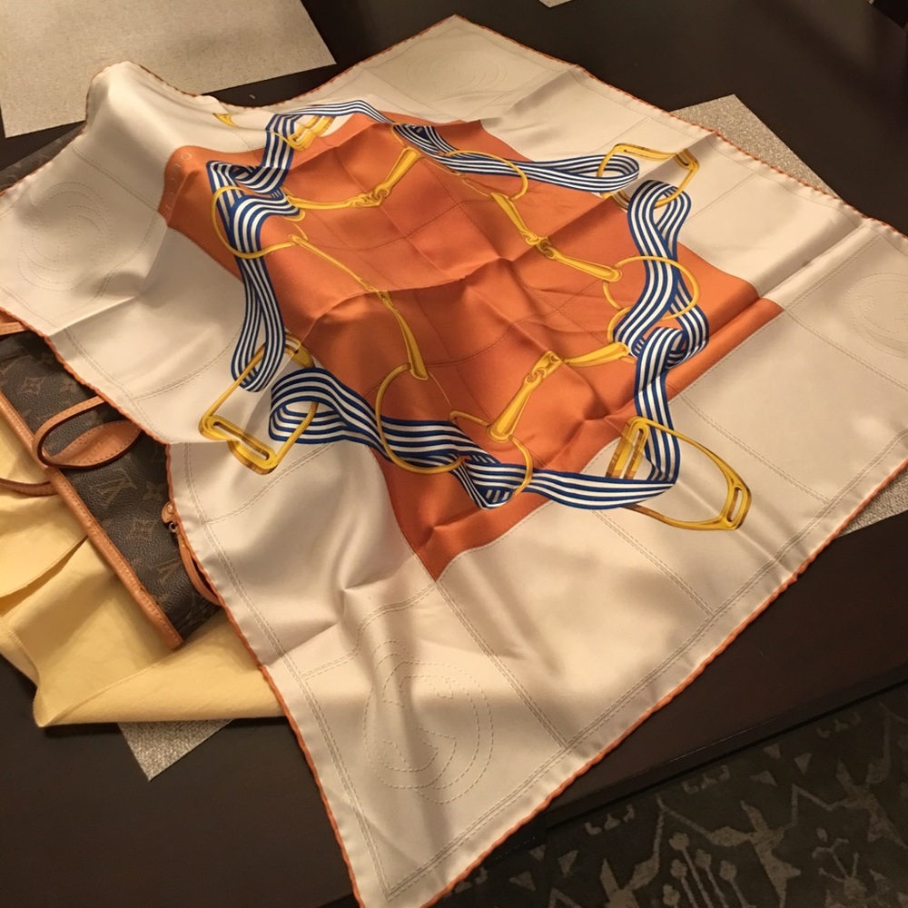 Gucci scarf